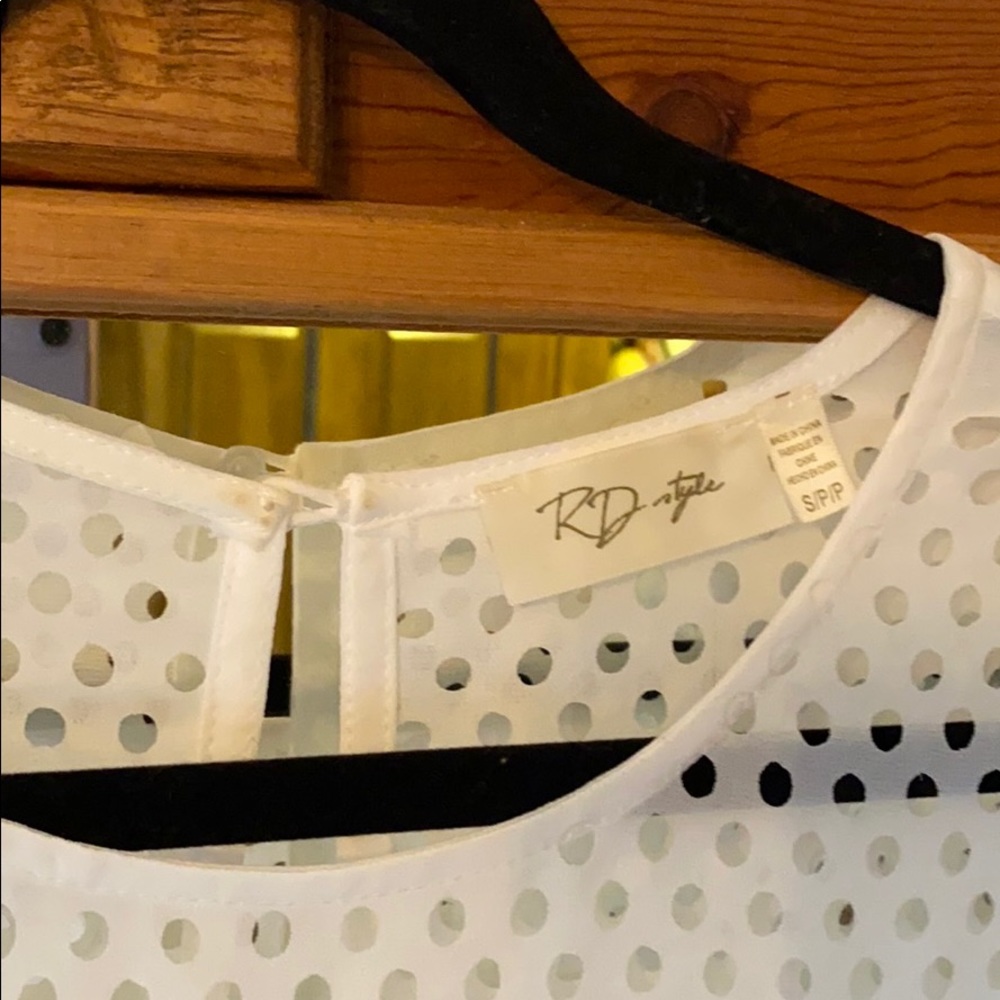 Laser Cut Top - Picture 2 of 4